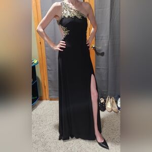 Camille La Vie Elegant Black Evening Gown